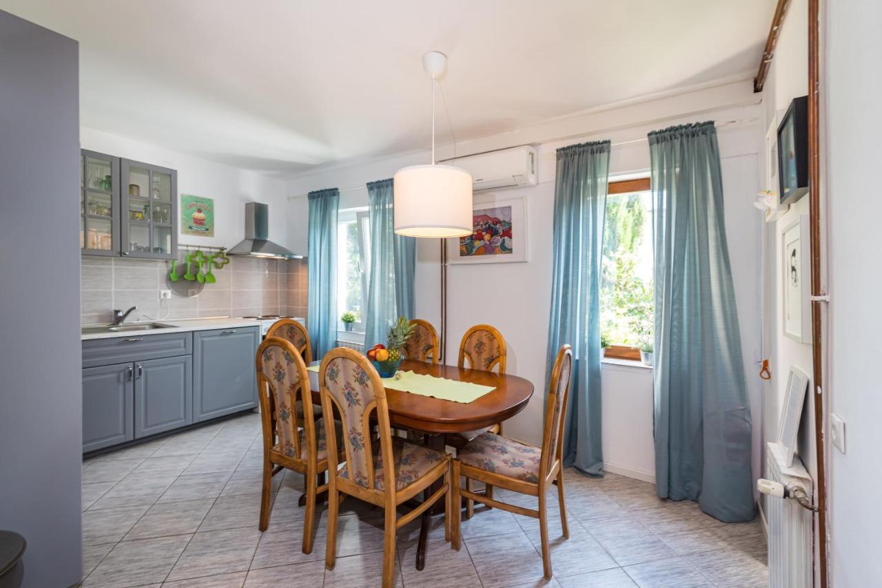 Vacation House Anna Karlobag Extérieur photo
