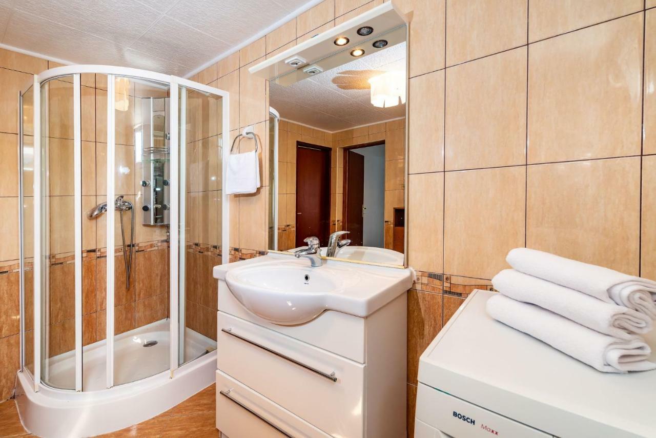 Vacation House Anna Karlobag Extérieur photo