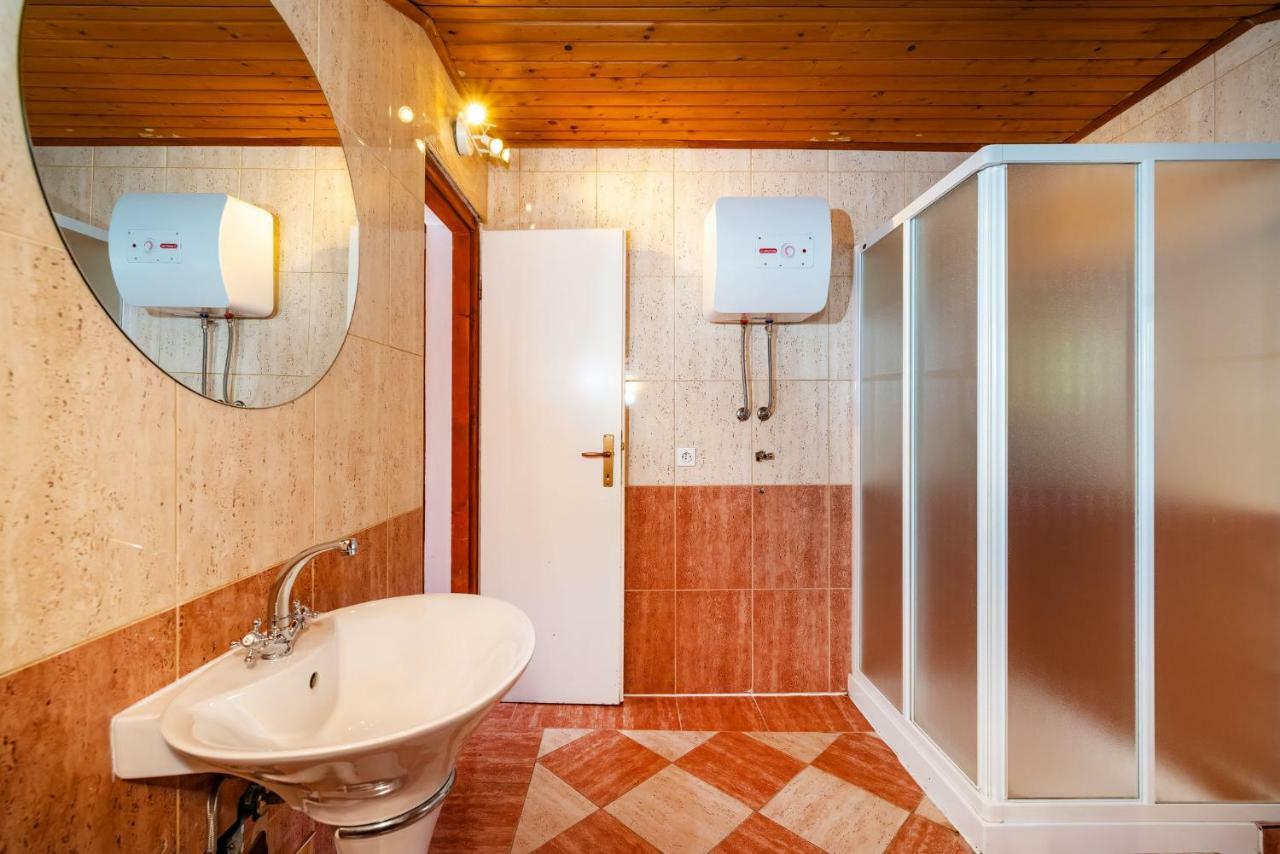 Vacation House Anna Karlobag Extérieur photo