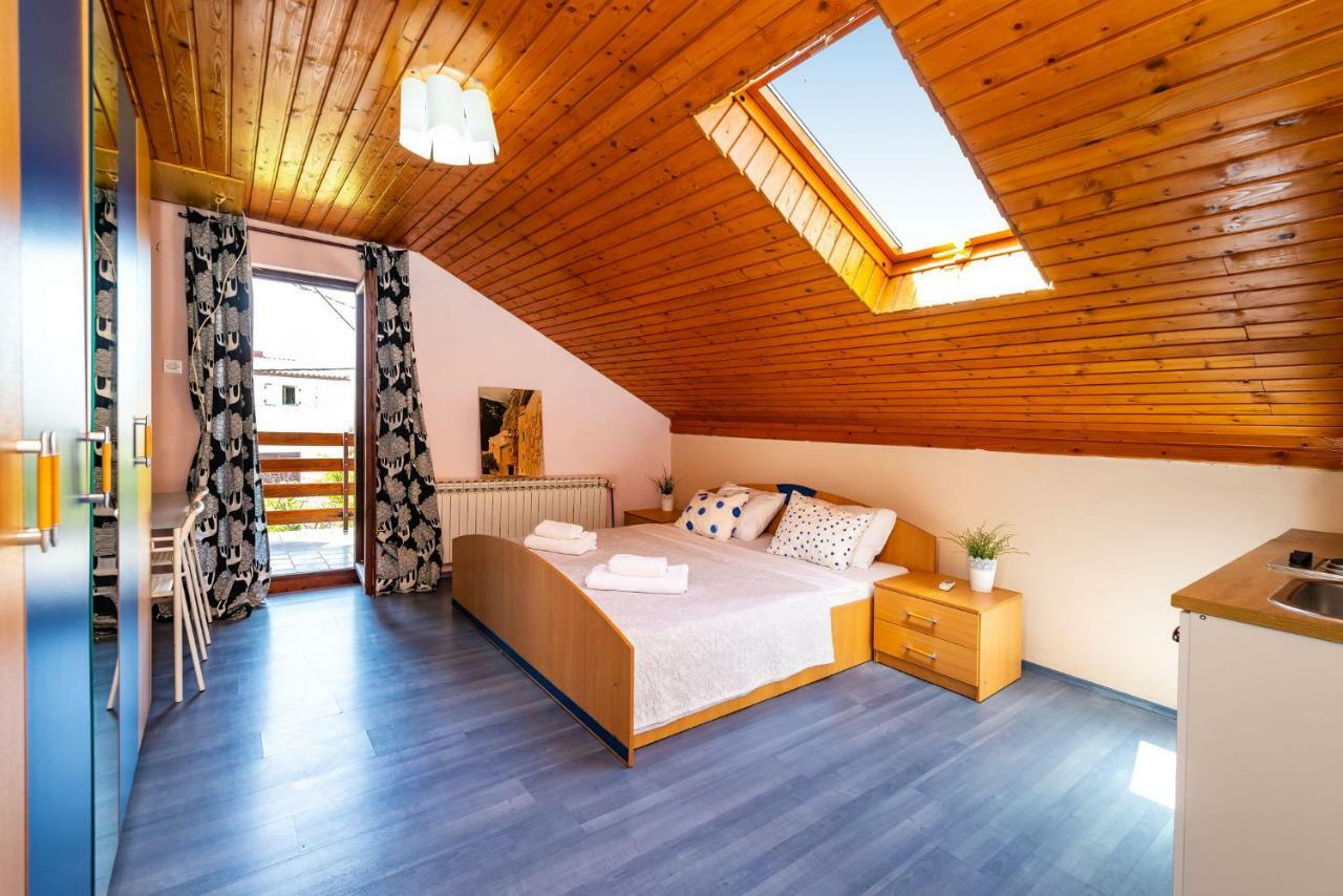 Vacation House Anna Karlobag Extérieur photo