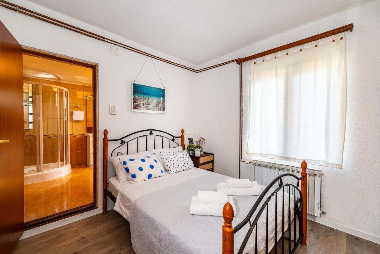 Vacation House Anna Karlobag Extérieur photo